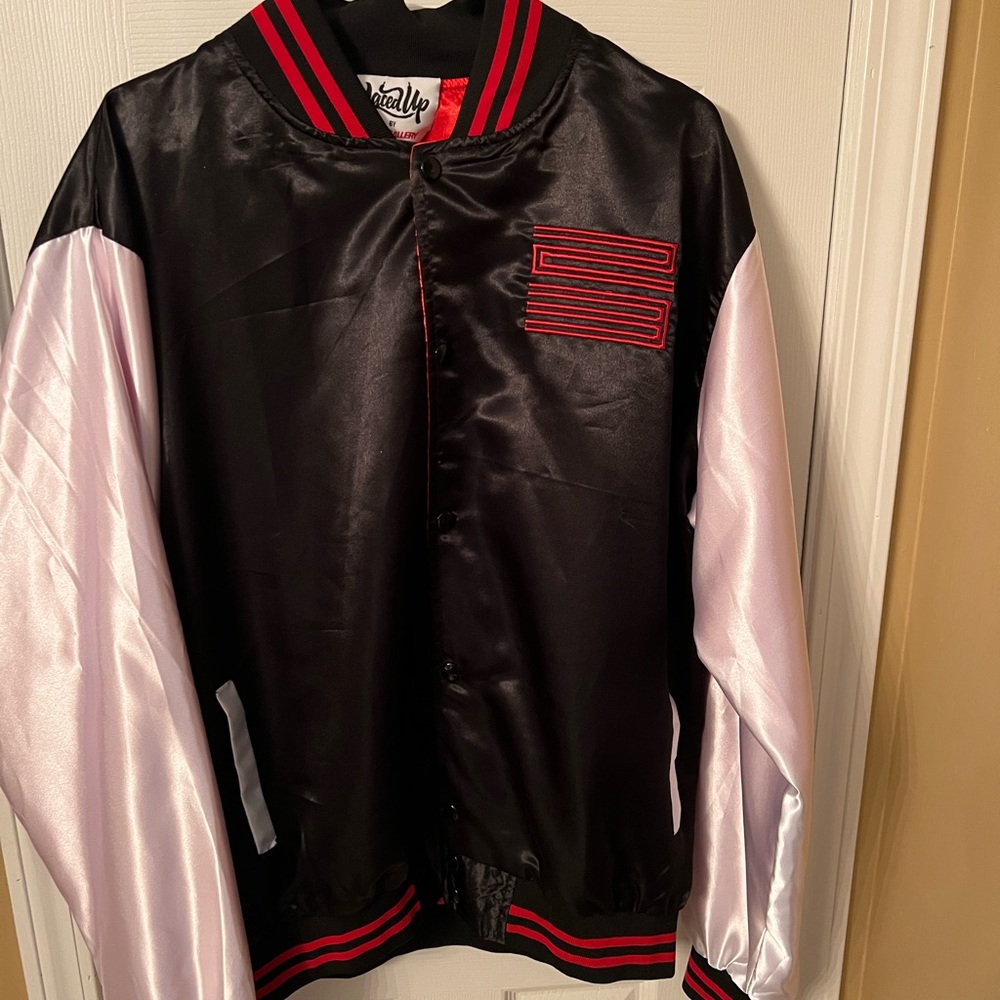 Sneak gallery Jacket
